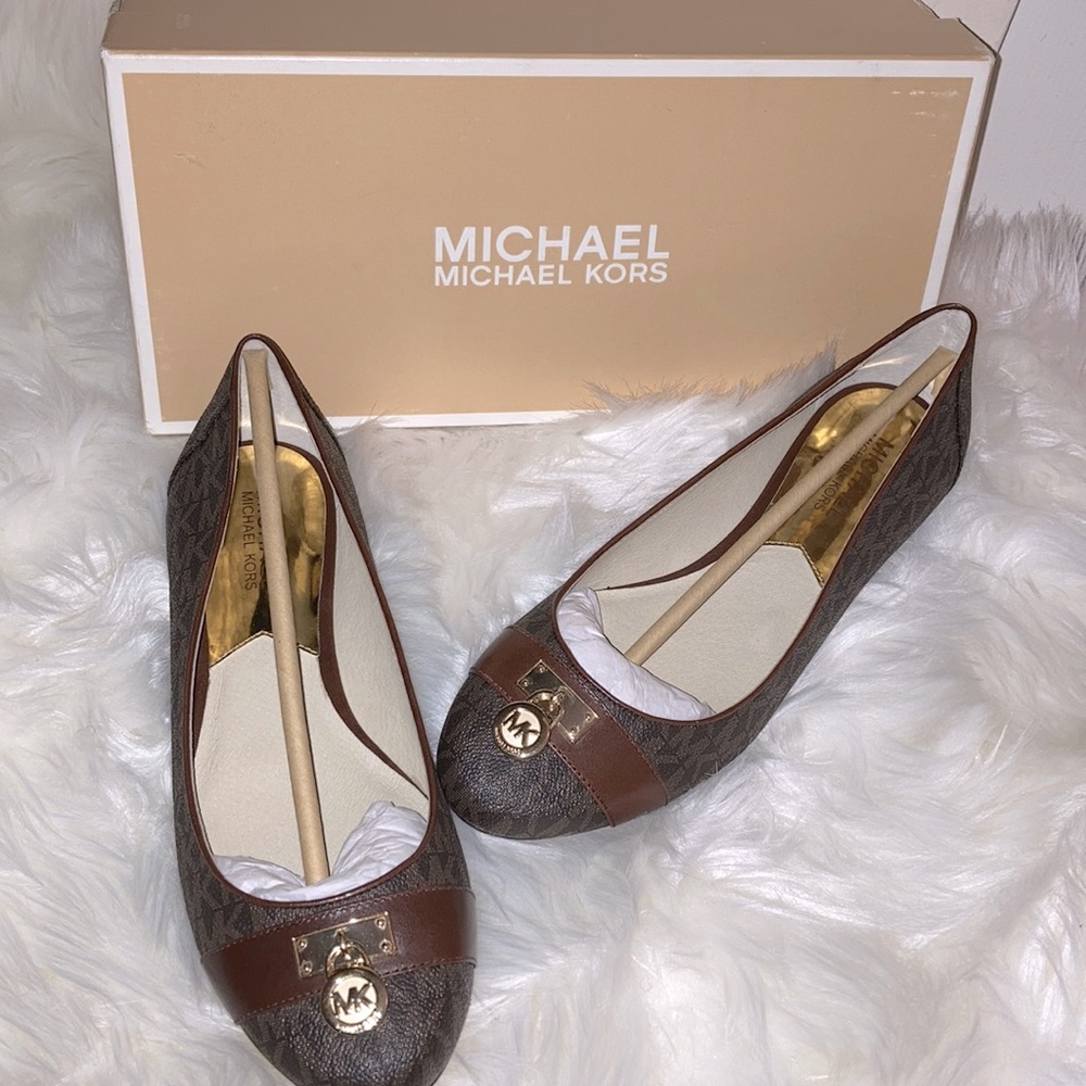 Flat casual shoes